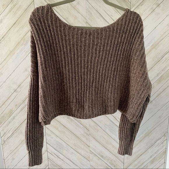 American Eagle Gray/White ScoopNeck Cropped Sweatr - Picture 3 of 4